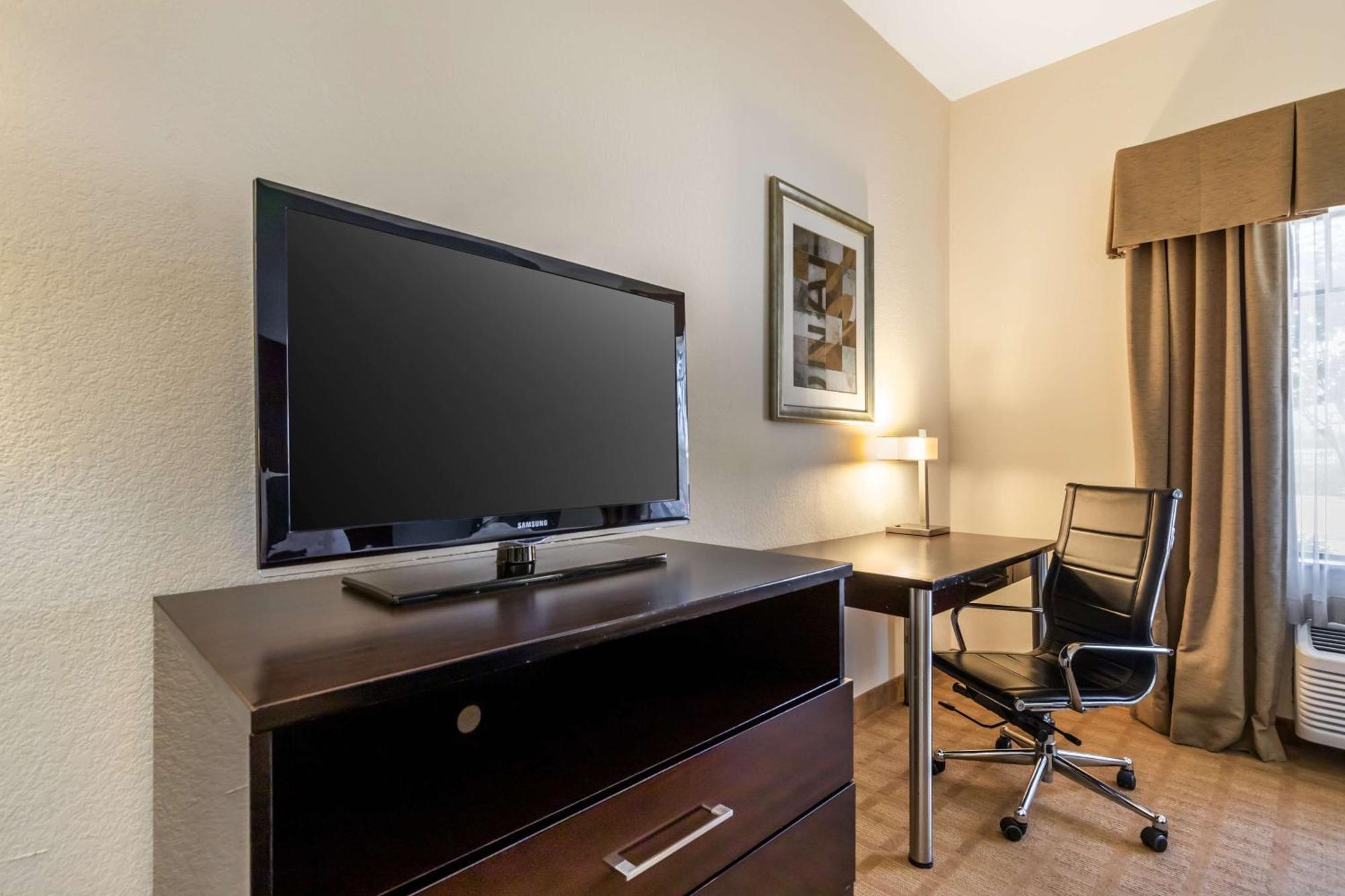 Best Western Plus Lytle Inn And Suites Exterior foto