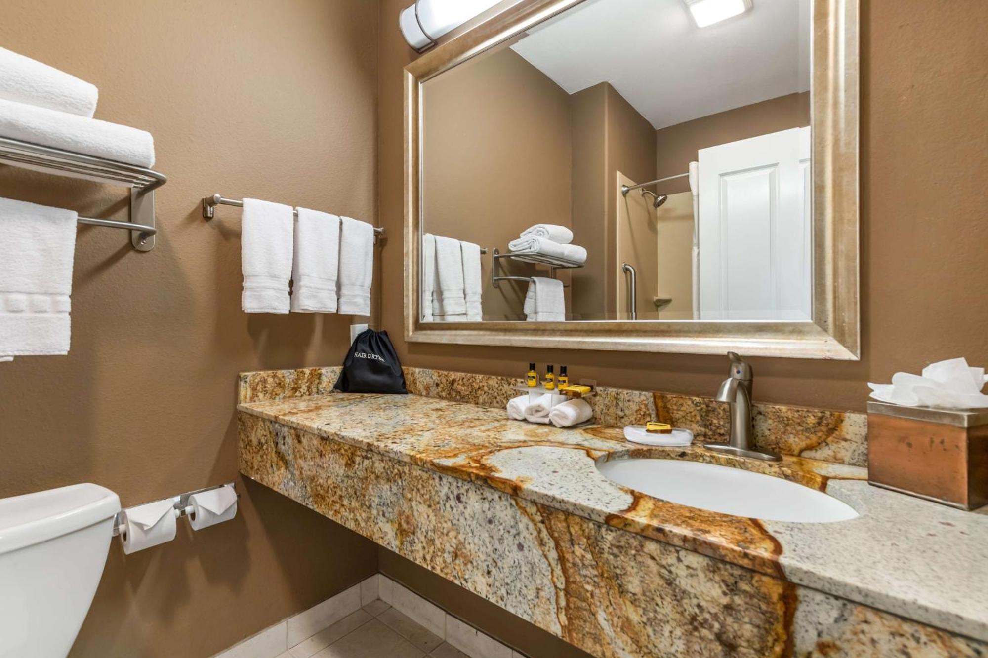 Best Western Plus Lytle Inn And Suites Exterior foto